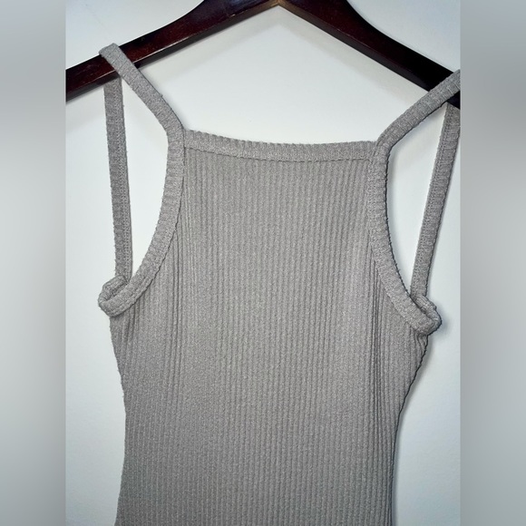 Aritzia dress bundle - Picture 2 of 11